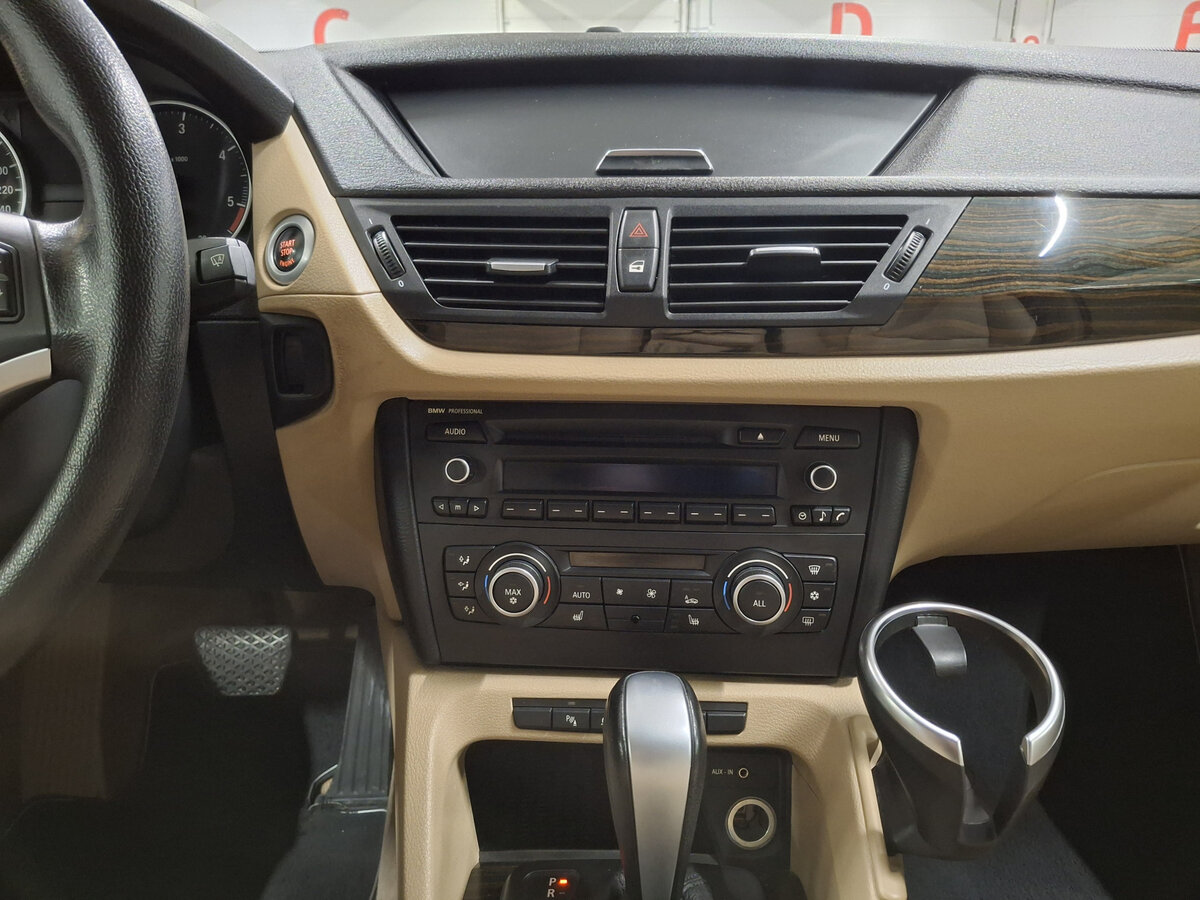 Б/У БМВ Икс1 2012 года. Фото: #14