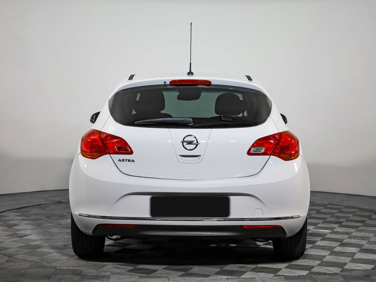 Б/У Опель Астра 2014 года. Фото: #4