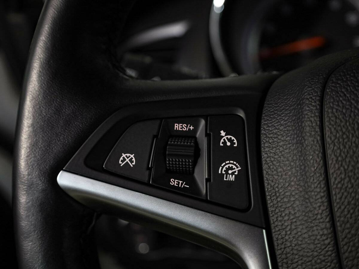 Б/У Опель Астра 2014 года. Фото: #8