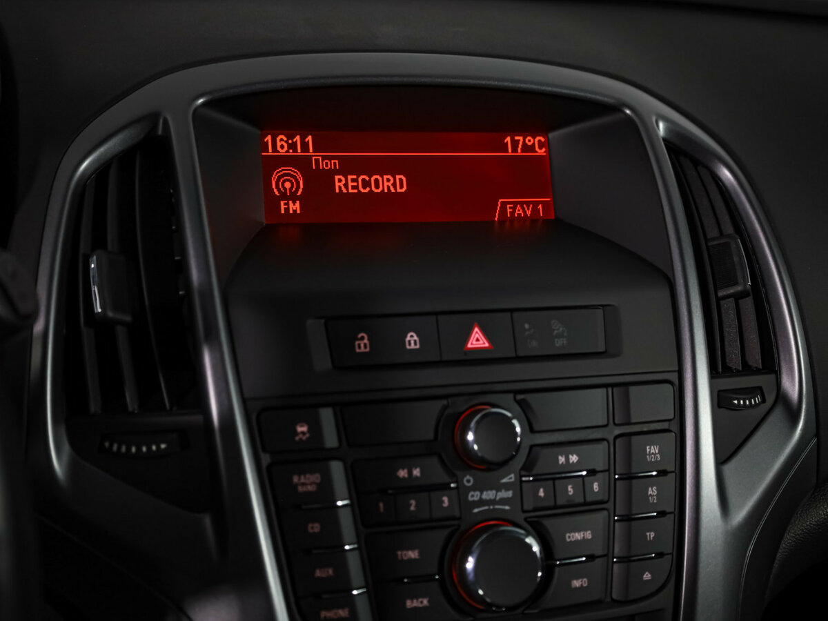 Б/У Опель Астра 2014 года. Фото: #13