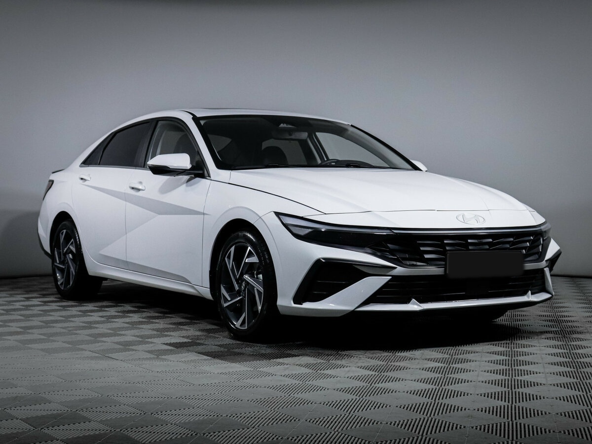 Б/У Хендай Елантра 2024 года. Фото: #2