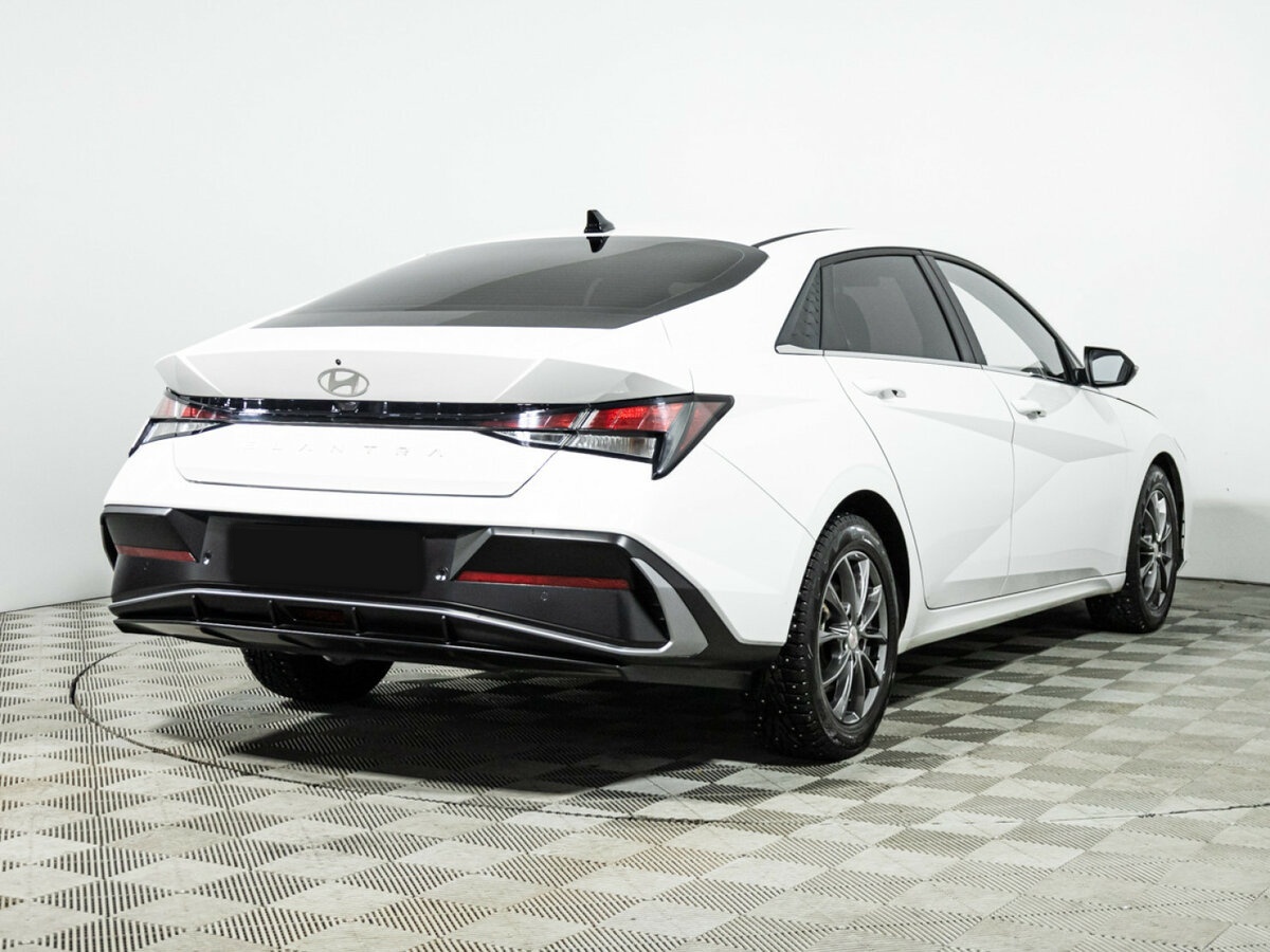 Б/У Хендай Елантра 2023 года. Фото: #4