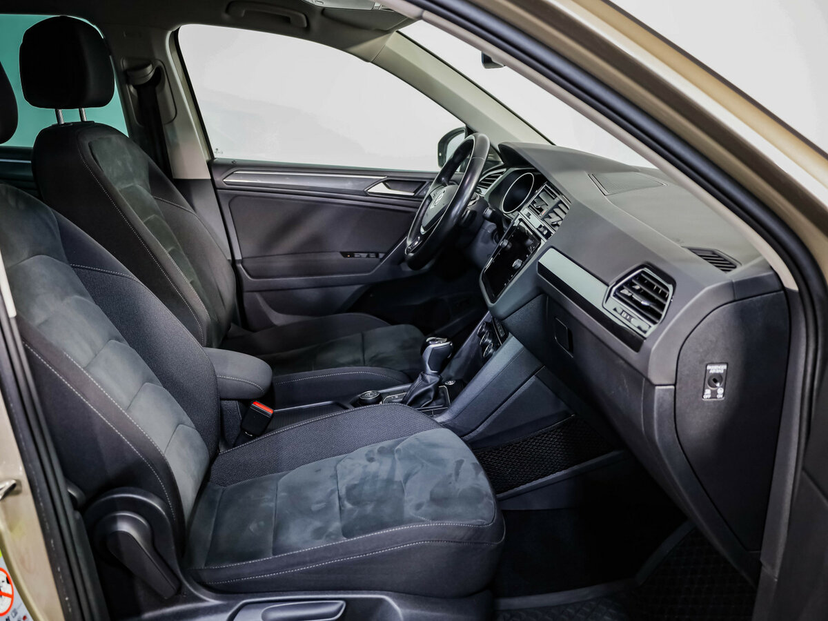 Б/У Фольксваген Тигуан 2020 года. Фото: #24