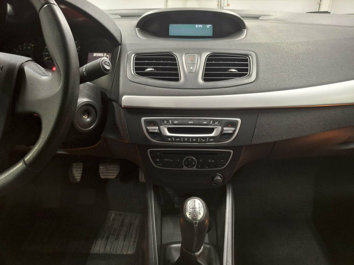 Б/У Рено Флюенс 2012 года. Фото: #14