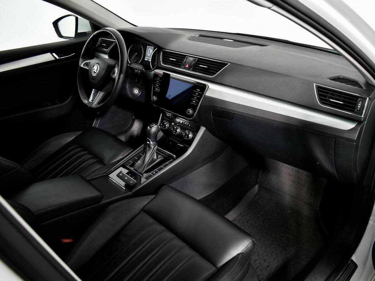 Б/У Шкода Суперб 2018 года. Фото: #10