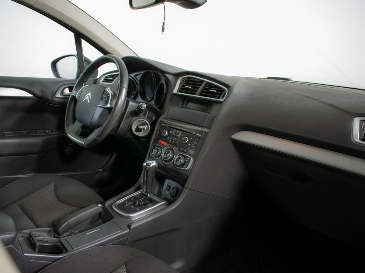 Б/У Ситроен Ц4 2013 года. Фото: #8