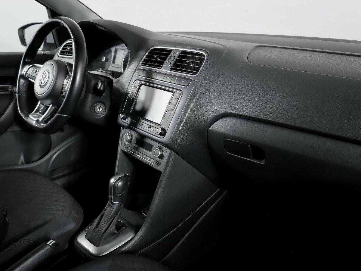 Б/У Фольксваген Поло 2019 года. Фото: #6