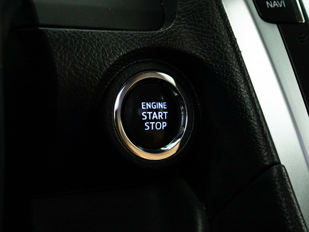 Б/У Тойота Камри 2016 года. Фото: #16