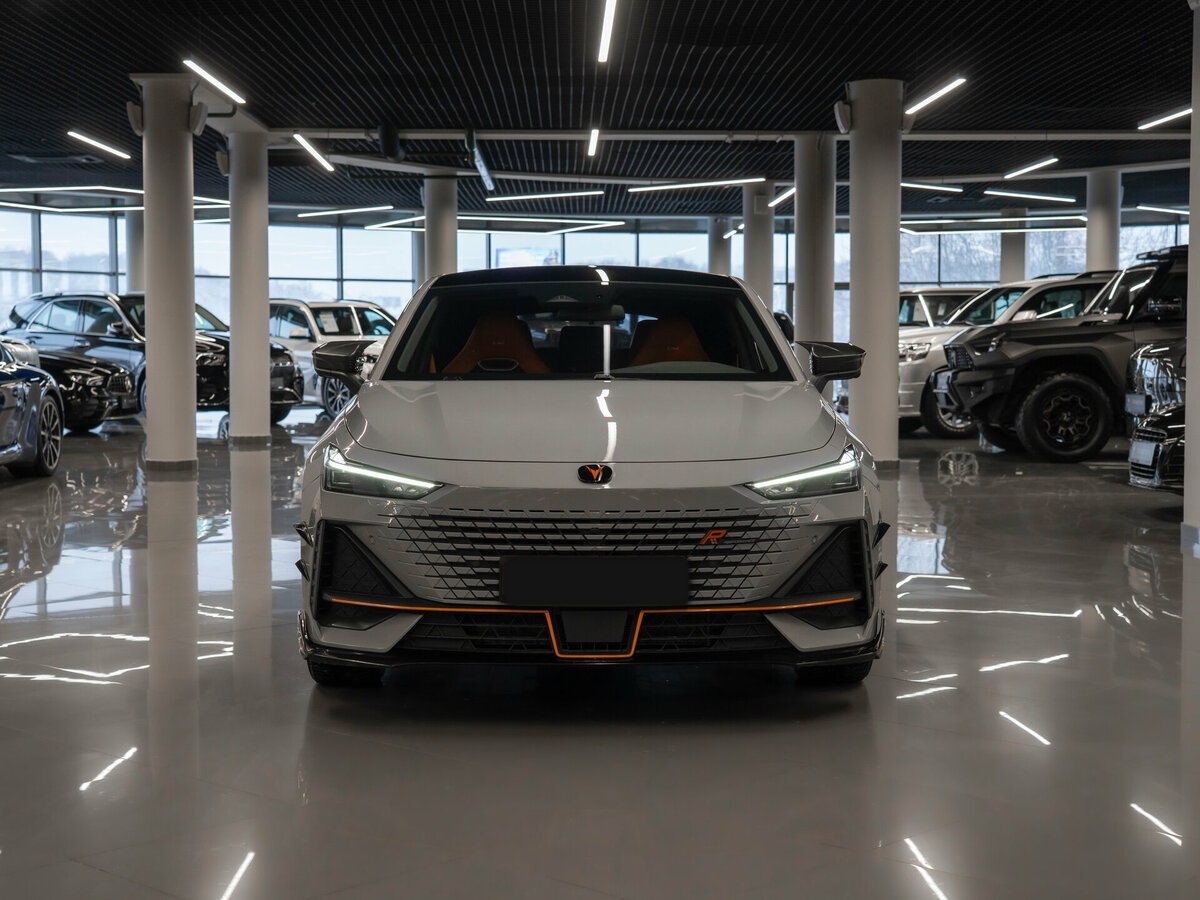 Б/У Чанган УНИ-В 2023 года. Фото: #2