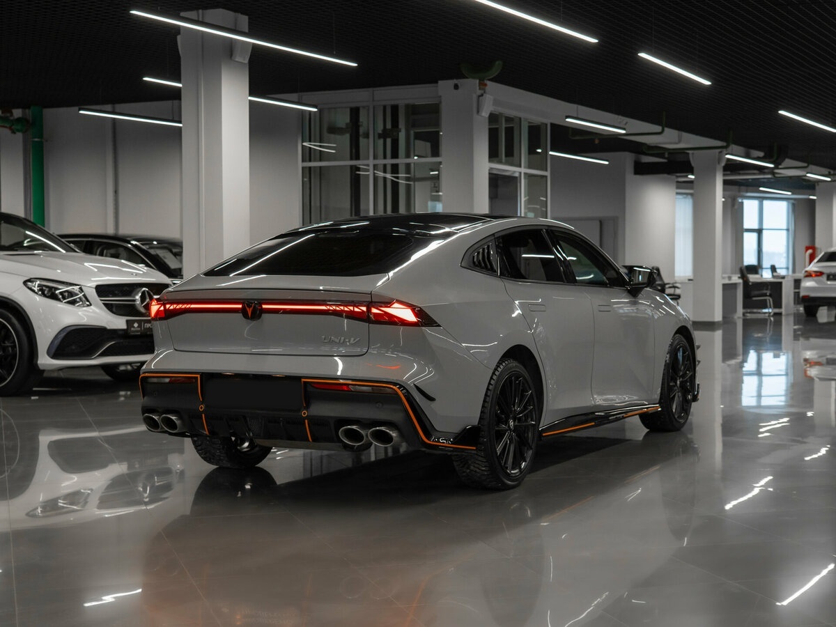 Б/У Чанган УНИ-В 2023 года. Фото: #4