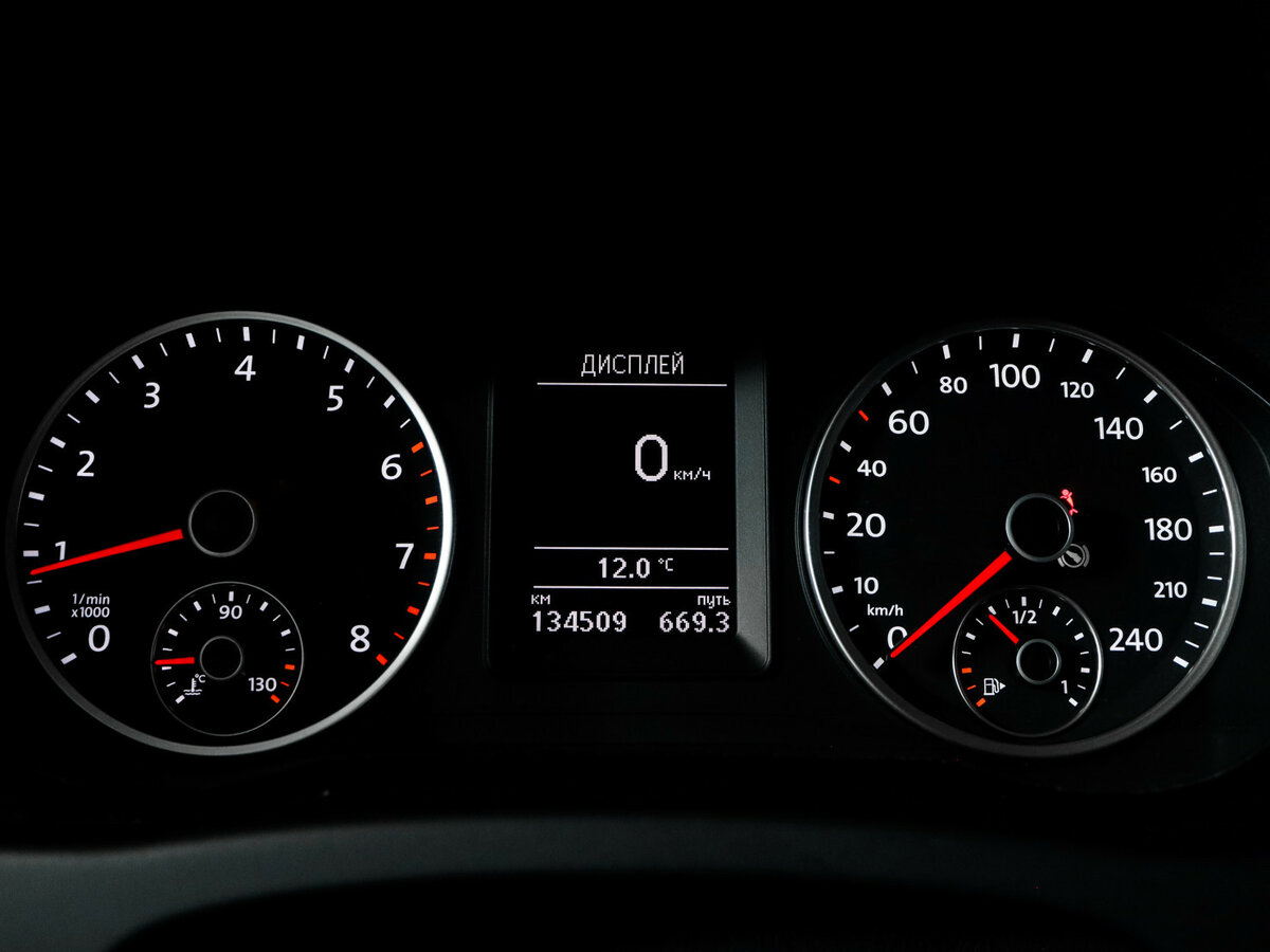 Б/У Фольксваген Тигуан 2016 года. Фото: #10