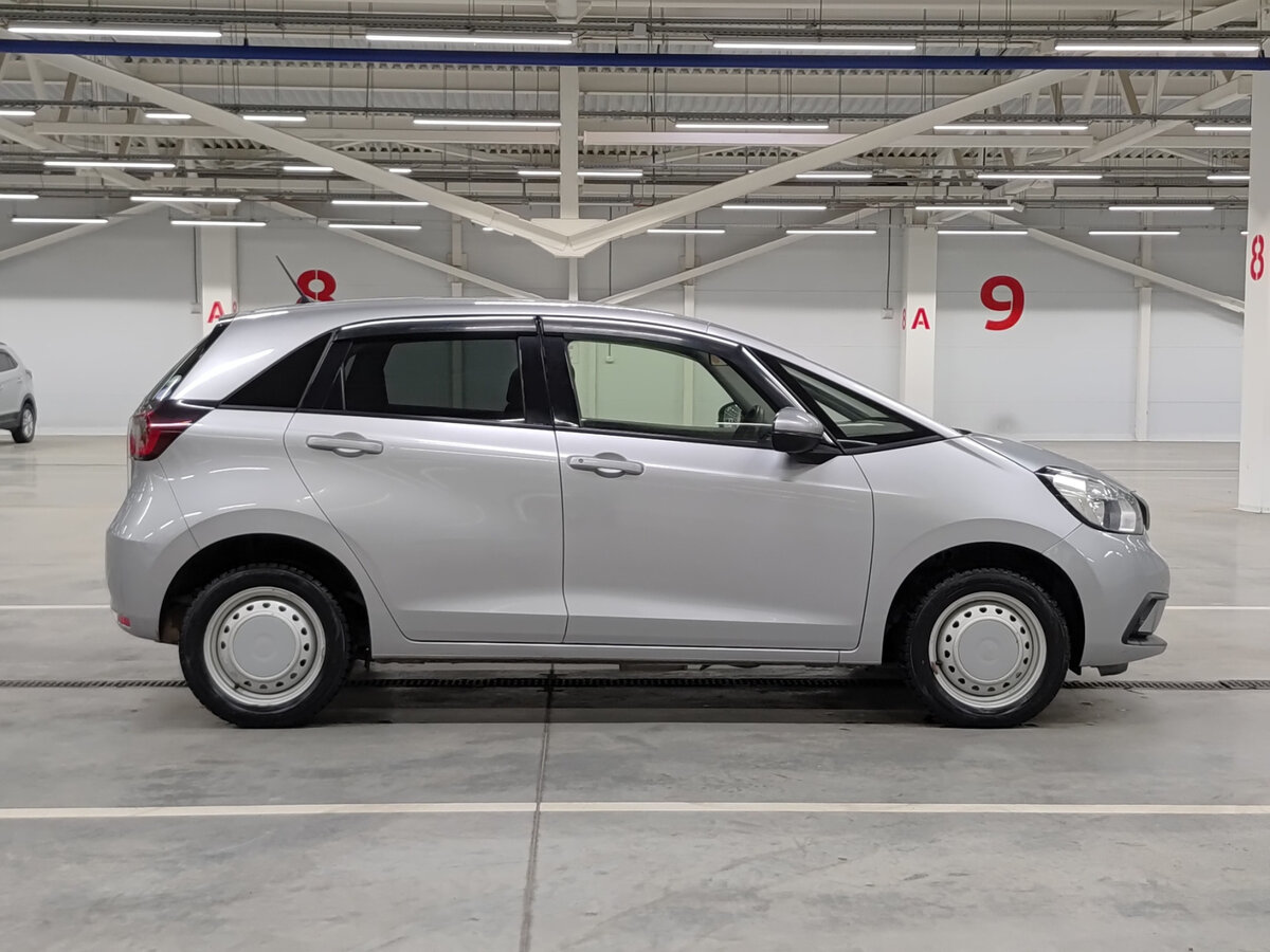 Б/У Хонда Фит 2020 года. Фото: #3