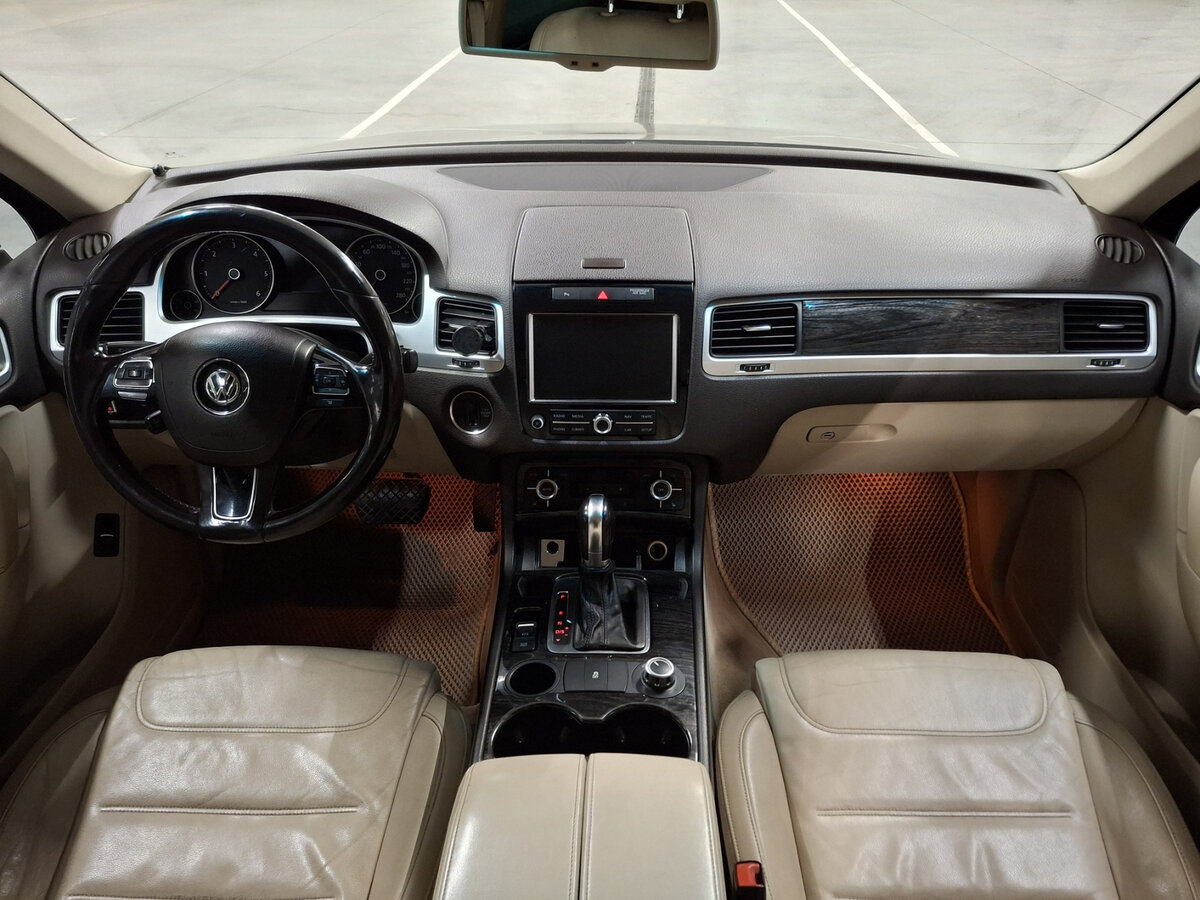 Б/У Фольксваген Туарег 2013 года. Фото: #13