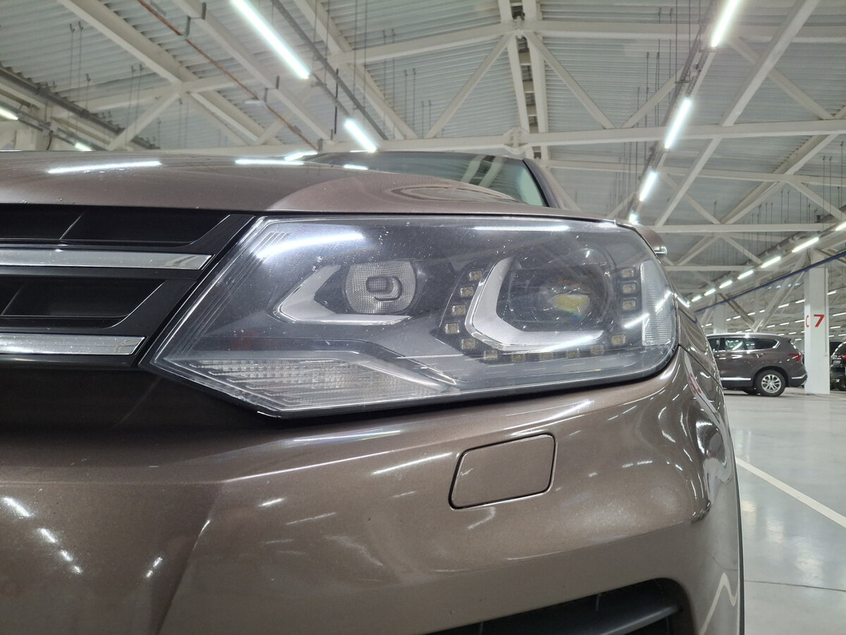 Б/У Фольксваген Туарег 2013 года. Фото: #16